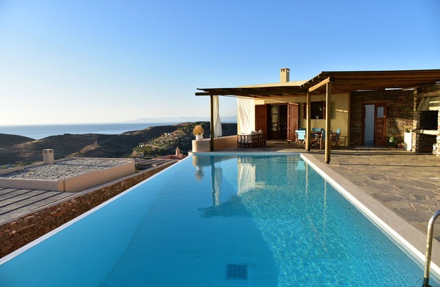Silver Moon Villa: Artistic villa with a breathtaking view of the Aegean