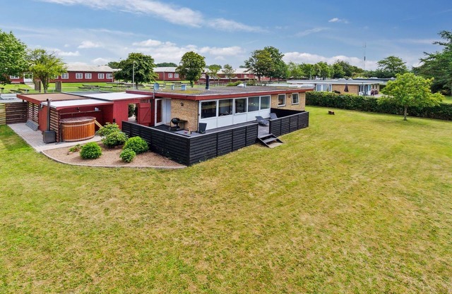 "Simon" - 1km from the sea by Interhome