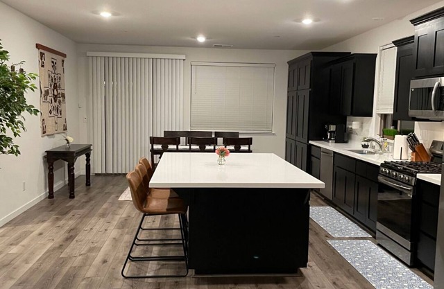 Simply Sweet & Cozy in Roseville