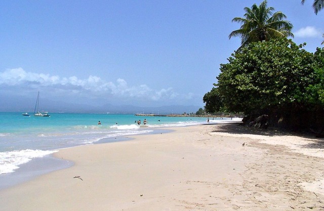 Single room in a quiet, central house, 5 minutes walk from the beach.