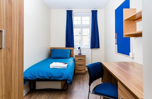 Single Room with Shared bathroom at Alexander Fleming House