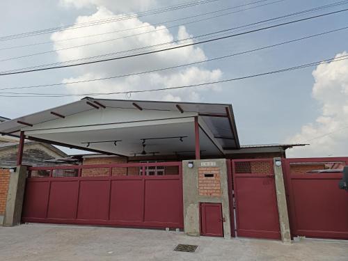 Single-Storey Bungalow 1 to 14pax Industrial Style