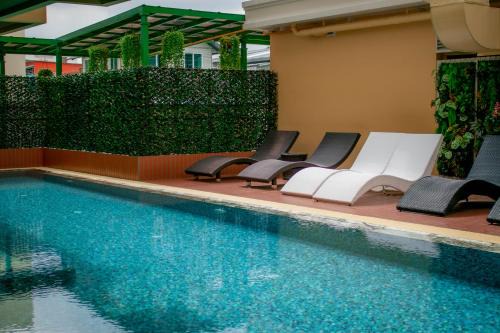 Siri Ratchadamnoen Bangkok Hotel