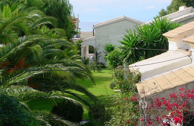 SIRIOS VILLAS Αυτόνομες παραθαλάσσιες βίλες