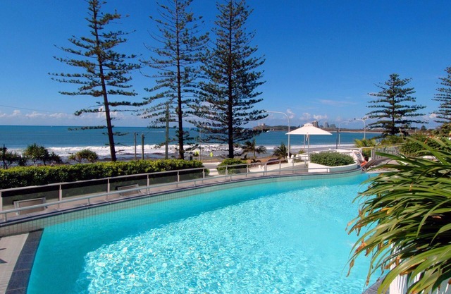 Sirocco 201 by G1 Holidays - Large Five Bedroom Beachfront Apartment in Sirocco Resort