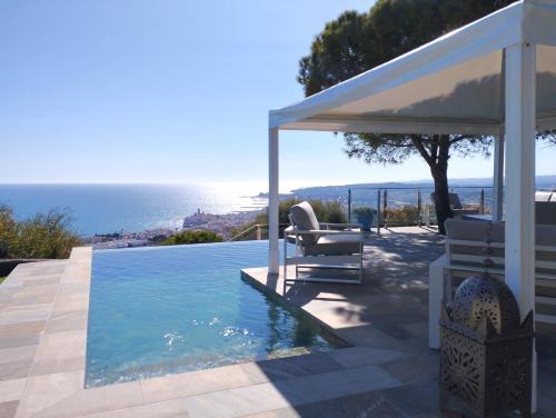 Sitges Spaces Sea View Villa- 6 Bedrooms, 5 bathrooms, 2 private pools, Near center