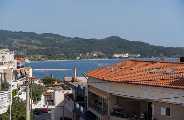SithoniaRS 2nd Floor Center Apartment with amazing Seaview