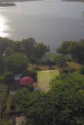 Sitio completo no rio aneba com quiosque e praia