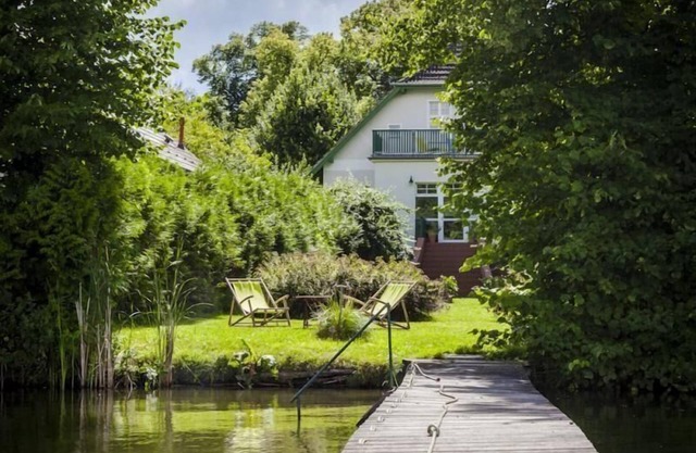 Situated on the peninsula, with private lake access