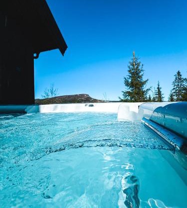 Skeikampen cabin with mountain view, jacuzzi, and 8 bedrooms