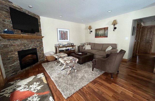 Ski Getaway in East Vail, minutes from Vail Mountain, for long-term rentals