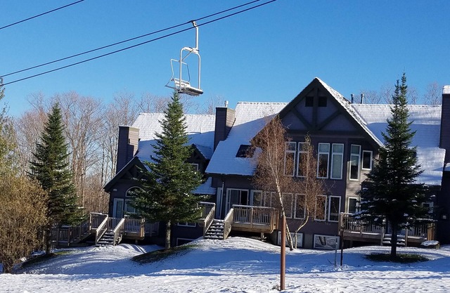 Ski in/out 4 BR townhome directly on Raccoon Run and the Village Chair Lift !