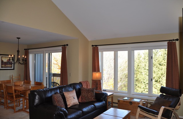Ski-In/Ski-Out, Top Floor Sugarbush Condo (Snow Creek)