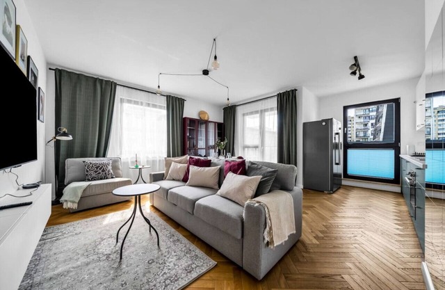 Skierniewicka Apt - Parking, Workspace, Balcony - by Rentujemy