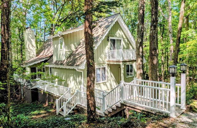 Sky Valley's Secluded 3/3 Cottage Dog Friendly!