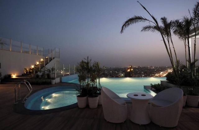 Skyline luxury in pink city