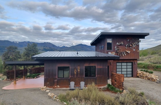 Skytop: Great views, remote, yet close to Winthrop