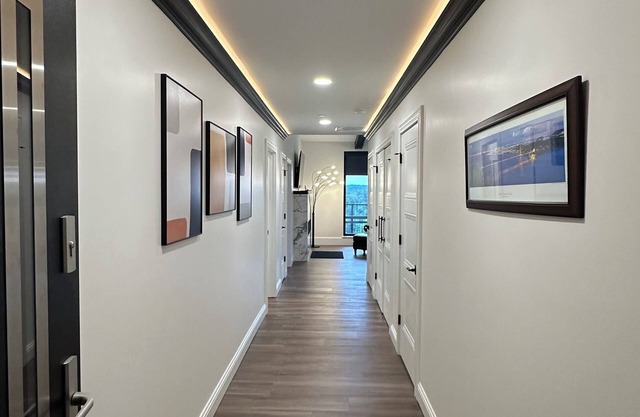 Skytower Penthouse Suite 2