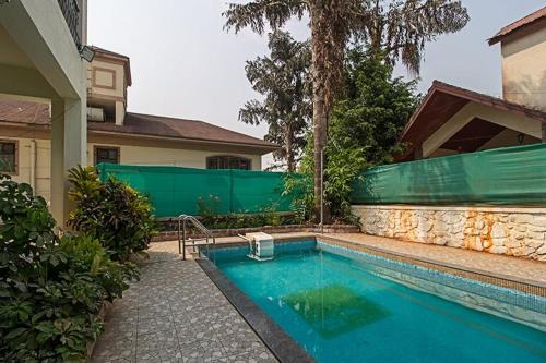 SKYVIEW HOLIDAYS 3 BHK !VILLA PRIVATE SWIMMING POOl