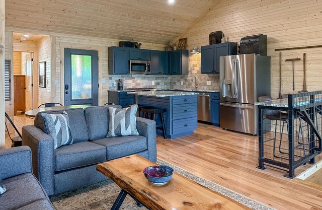 Skyview Lake Retreat