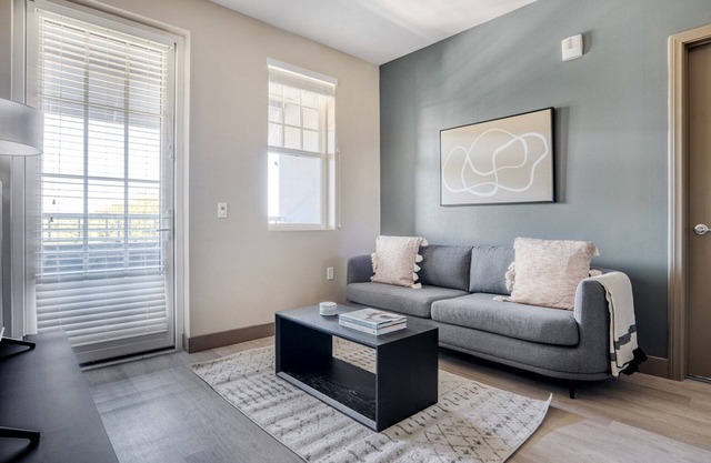 Sleek Burlingame 1BR w/W/D, Gym & Roof, nr Caltrain, by Blueground