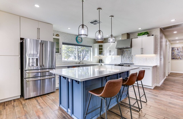 Sleek Phoenix Paradise w/ Outdoor Pool + Fire Pit!