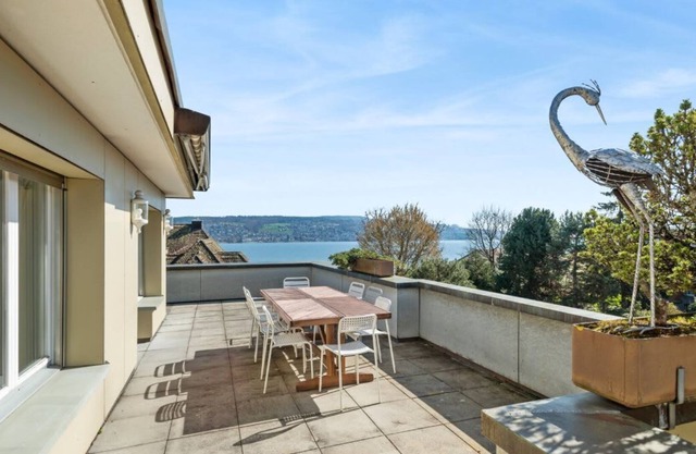 Sleek Rüschlikon Retreat