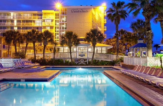 Sleeps 16! 3 Family-Friendly Units, Pool, Beach, Parking, Adventure