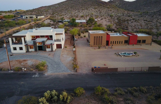 Sleeps 40, PICKLEBALL! 12 Bedrooms 10 Bath, 12400 SQ Feet, Both resort homes!