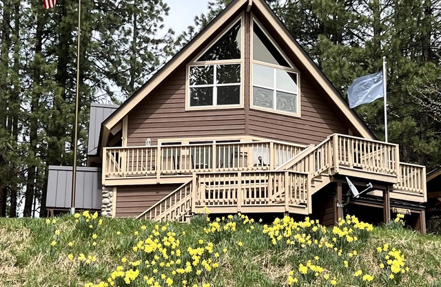 Slice of Heaven overlooking fairway sleeps 12, lots of amenities!