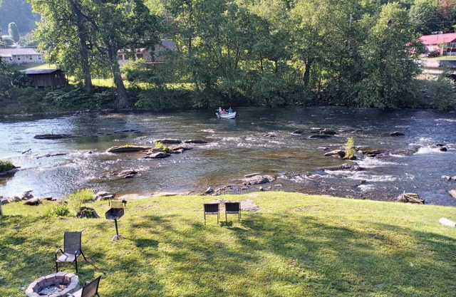 Small cabin living on river