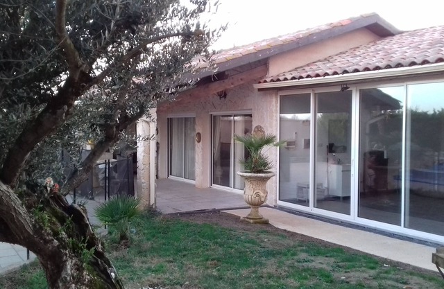 Small country house in the heart of the vineyards DU
