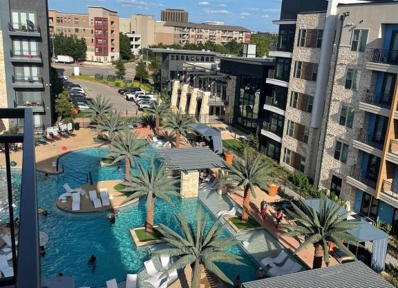 Smart Luxury 2BD 2BTH Apt with pool view, Gym, office and bbq area