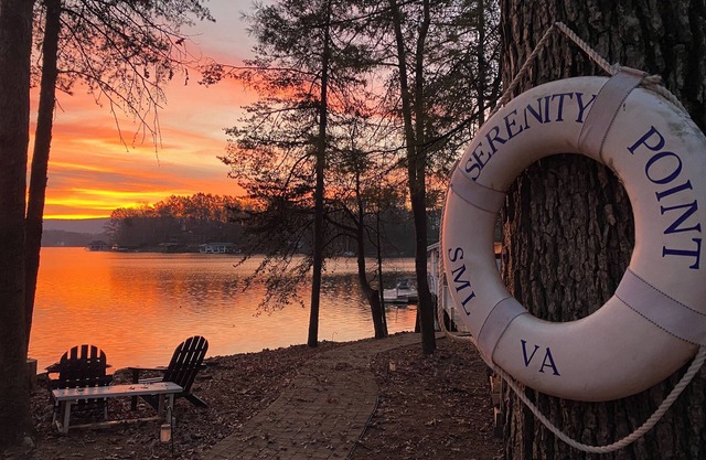 SML Lake Cabin Serenity Point: Relax, Paddle, Campfires, Sunrise Views, Unplug