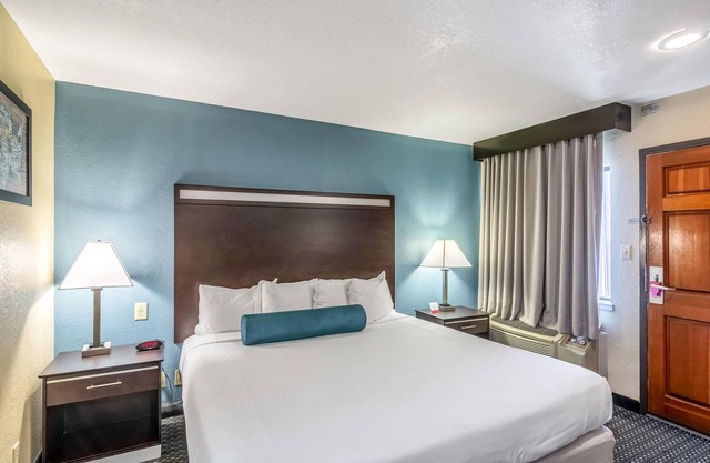 SNK-Suite King Non-Smoking