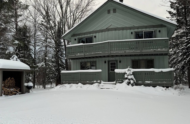 Snowy Summit- Where Mountain Memories Begin