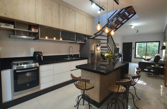 Sobrado Inteiro Condomínio Fechado