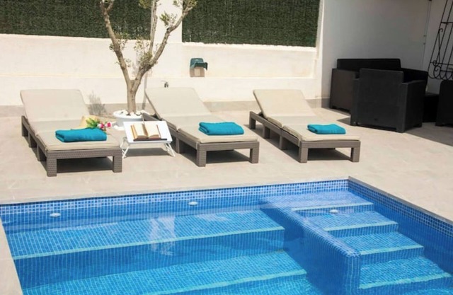SOLEADA HOUSE. Heated and private swimming pool.