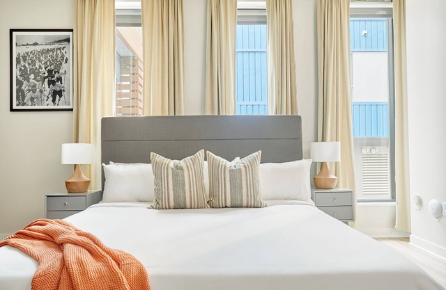 Sonder at REVEL | Queen Studio Apartment