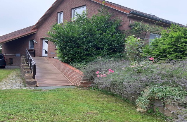 Sonnige Ferienwohnung am Wald/Büdnerreihe