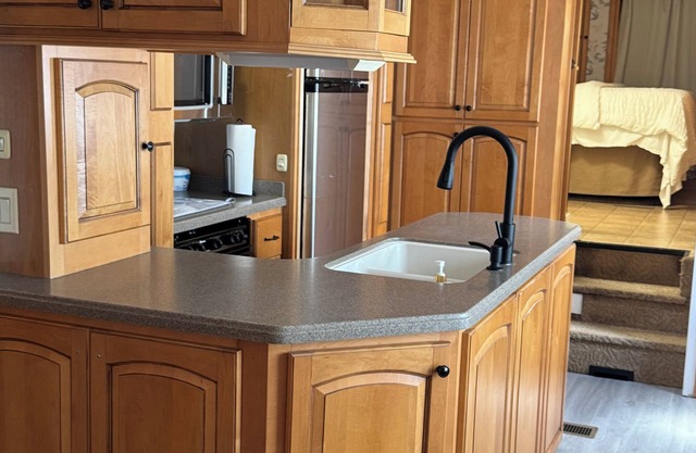 Soothing RV with AC in Largo