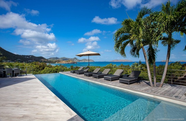 Sophisticated and modern villa with views of the bay of Lorient