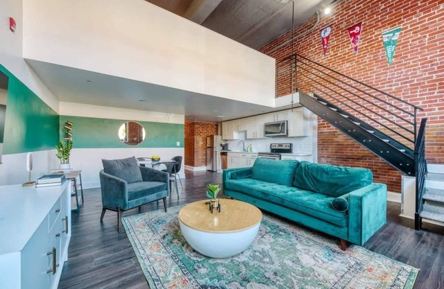 Sosuite | 2BR Loft w Gym, Lounge, Shared Laundry