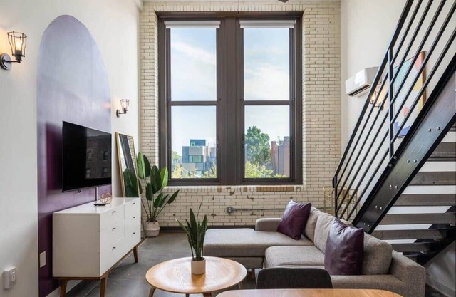 Sosuite | Studio Loft w W/D, Gym, Lounge