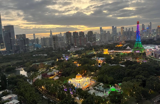 Southern 26th floor 3 Bed with gorgeous views of Window of the World Shenzhen
