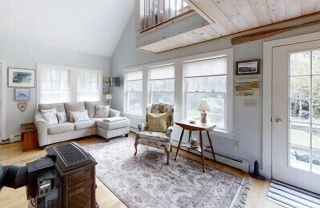 Southport Island Cottage- Walkable to Cozy Harbor
