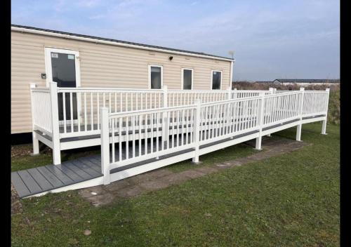 SP84 - Camber Sands Holiday Park - 3 Bedroom - Sleeps 8 - Private Parking