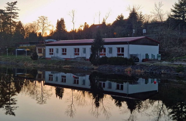 Spacious Lakeview Getaway