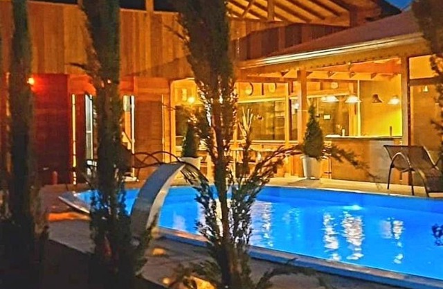 SPA Rossett em Itapoá - Luxo e conforto c piscina, hidromassagem e cromoterapia, p 22 pessoas!