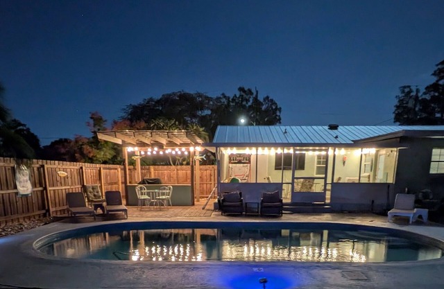 Space Coast Pool Haven - King Bed -Beaches Nearby